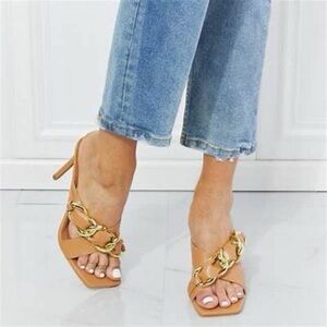 Cape Robbin Dejavu Chain Nude Heels